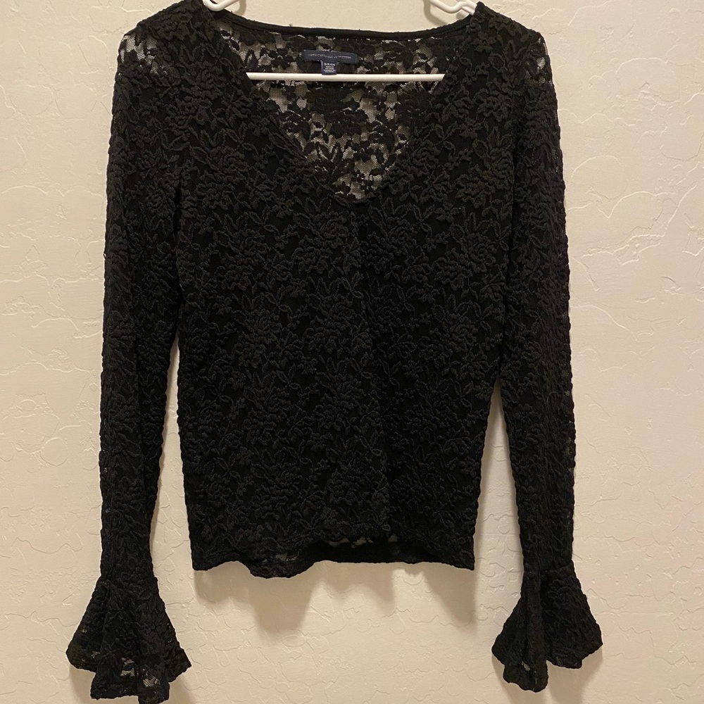 American Eagle Long sleeve crop lace top